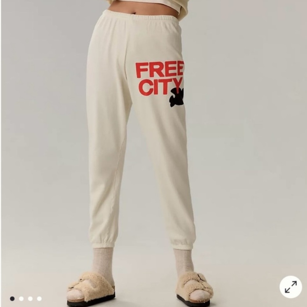 ♥️… FreeCity Joggers Sweat Pants